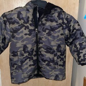 Bass pro Outdoor Kids camo puffer coat XS size 4/5
